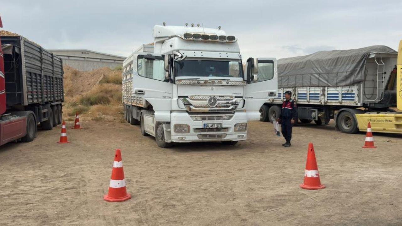 Kullandığı TIR’ın içinde ölü bulundu